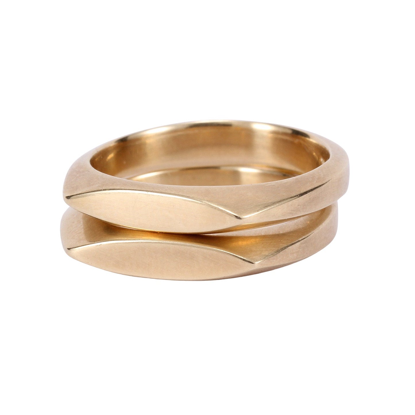 Angled view of two stacked Reed rings by Betsy Barron