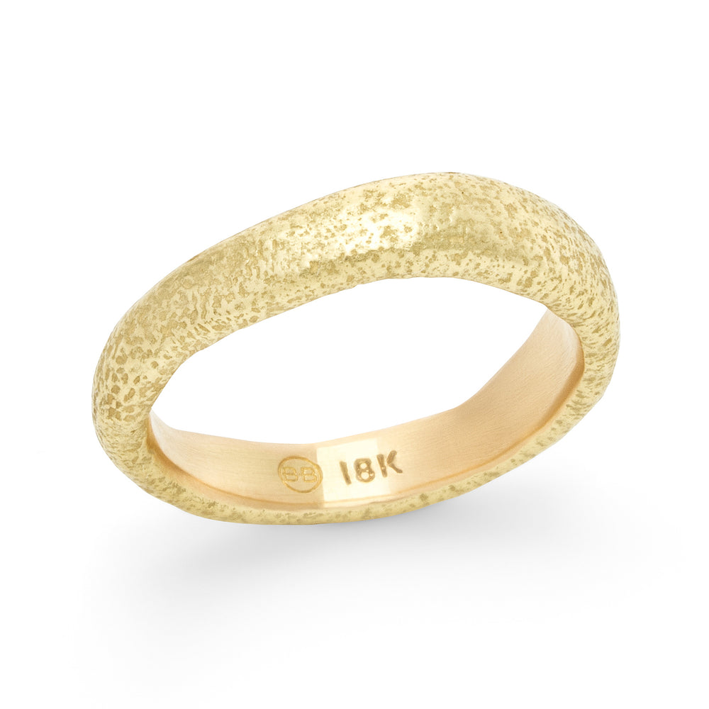Narrow Molten Band in 18k yellow gold